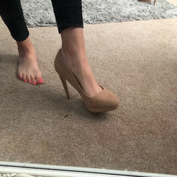 Nude Heels - Picture 2 of 2